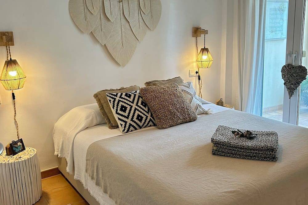 Entire apartment, Can Somni: Zen, Chic & Bohemian App With Pool. A Real Little Gem Fully Equipped in Cala Figuera, Santanyí