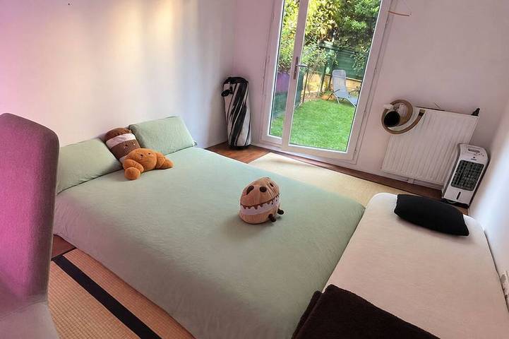 Apartamento entero, Private Room in a Private Home - Jacuzzi & Garden in Noisy-le-Sec, Sena-Saint Denis
