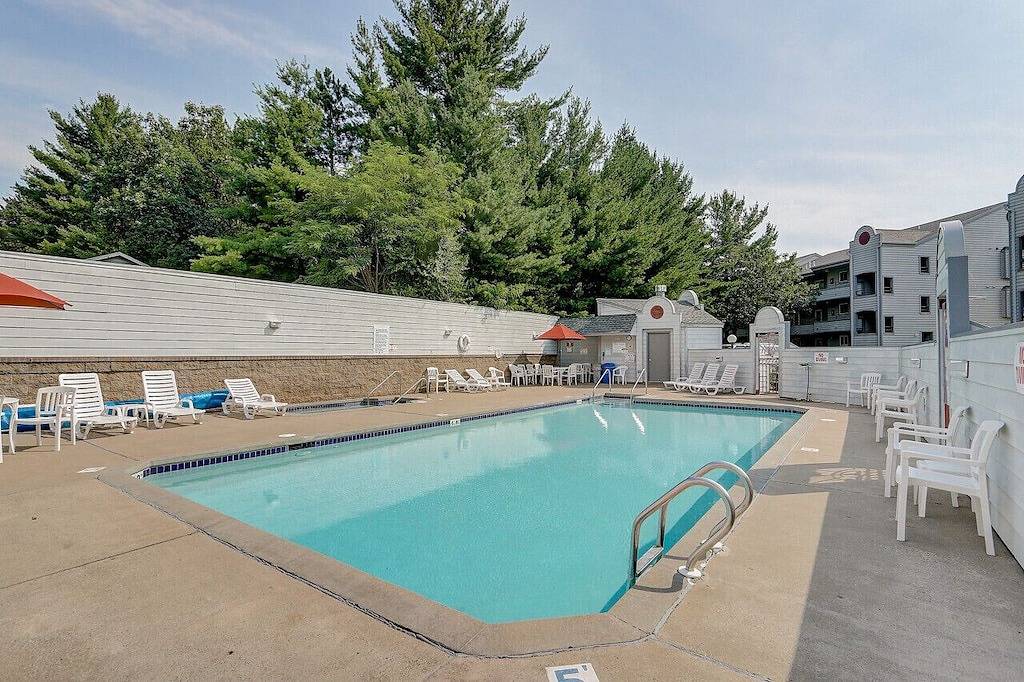 Ganze Wohnung, Lakefront & 5 Minuten zu Fuß zur Arche Noah! in Lake Delton, Sauk County