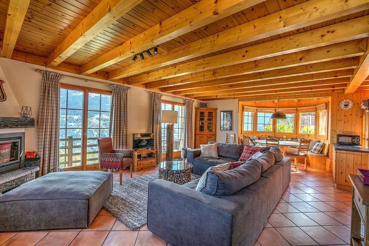 Gîte pour 10 personnes, avec Balcon et Balcon/Terrasse ainsi que Terrasse et Jardin à Hérémence