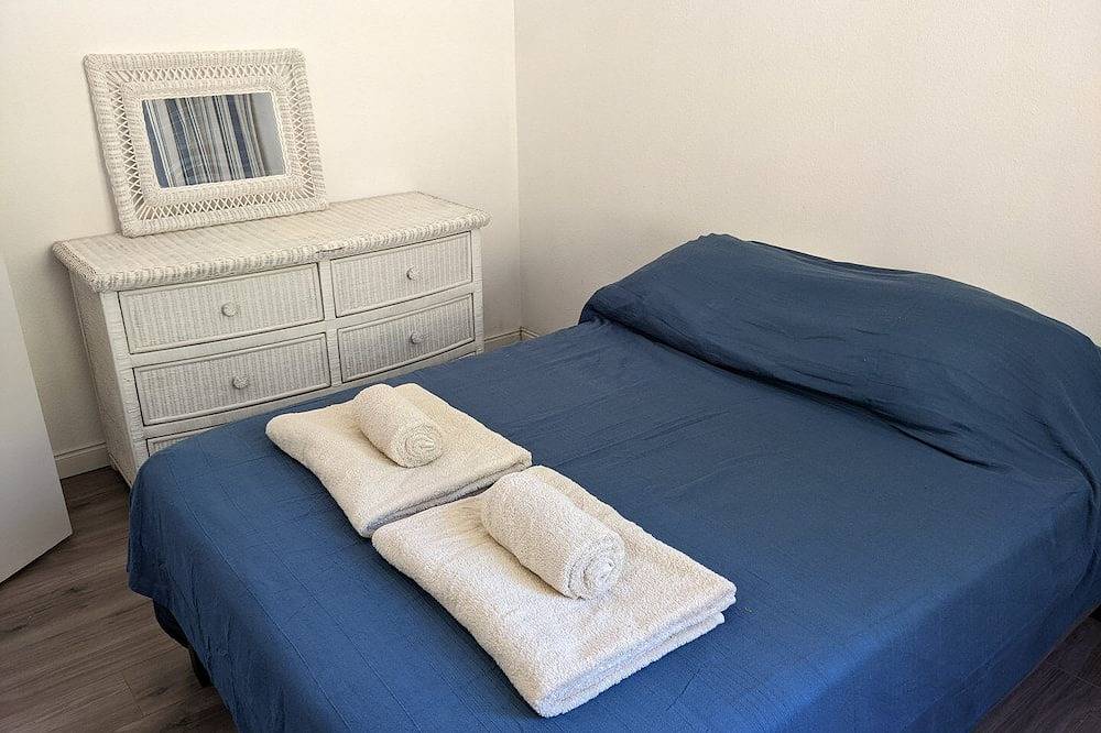 Provençal house between sea and vineyards in Le Beausset, Region de Toulon