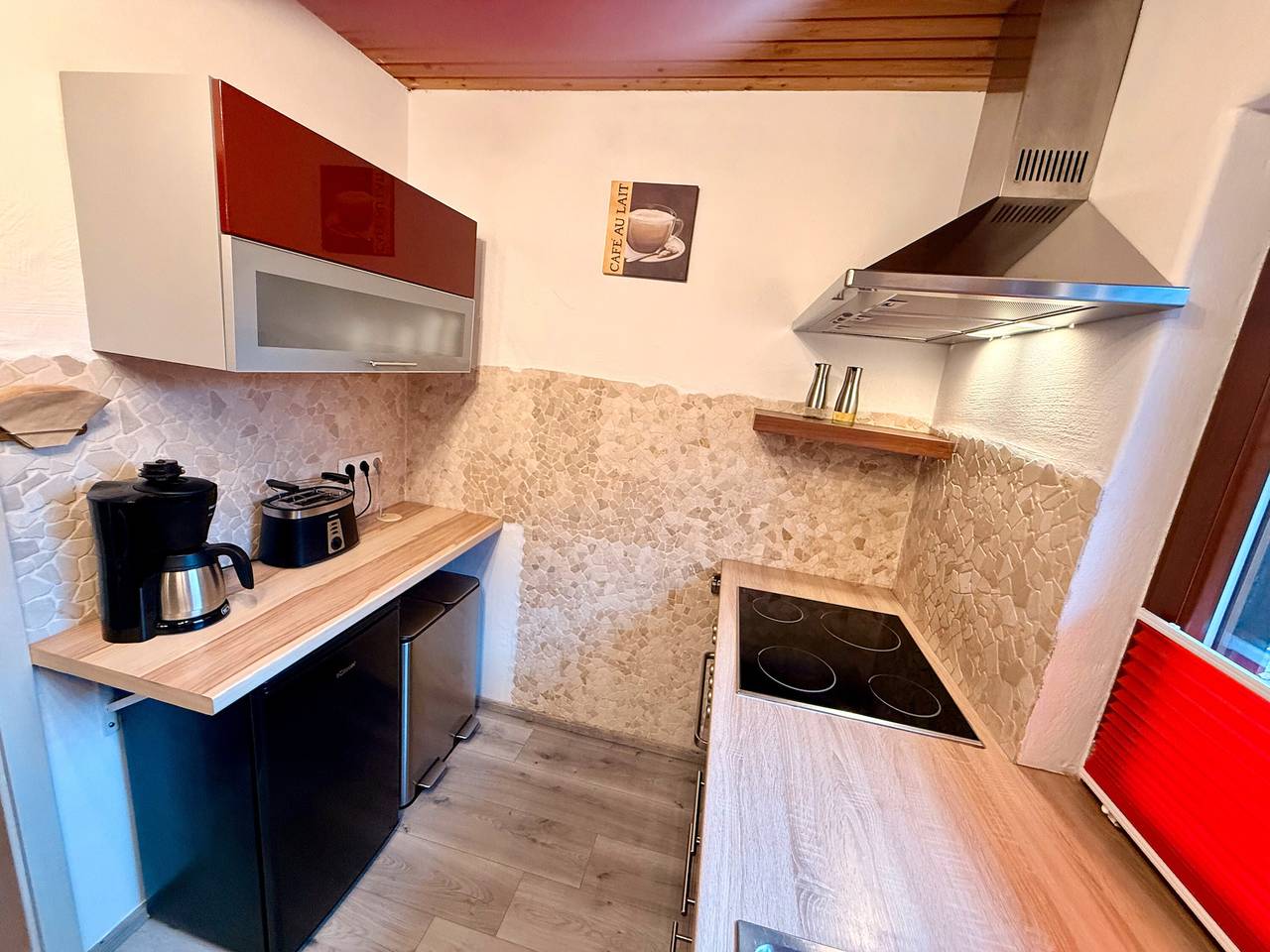 Holiday Home 'Alte Schmiede' with Private Terrace and Wi-Fi in Melzow, Warnitz