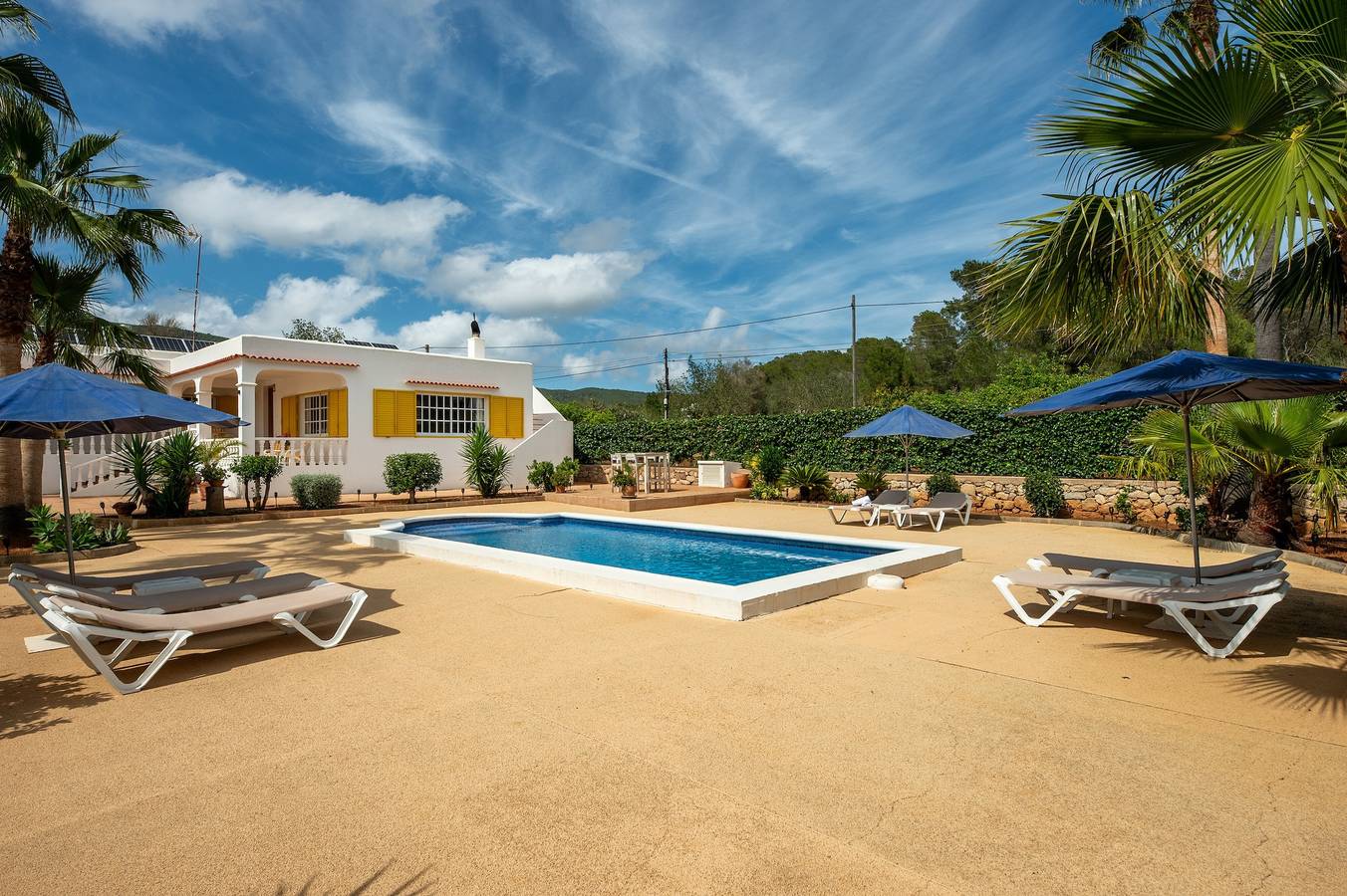 Country House 'Villa Can Andreuet De Baix' with Mountain View, Wi-Fi and Air Conditioning in Sant Carles de Peralta, Santa Eulària des Riu