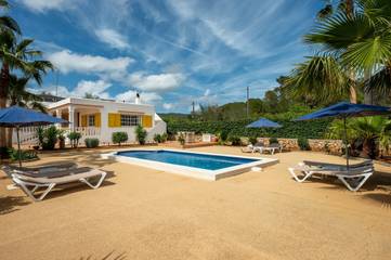 Villa in Santa Eulària des Riu, East Ibiza für 6 