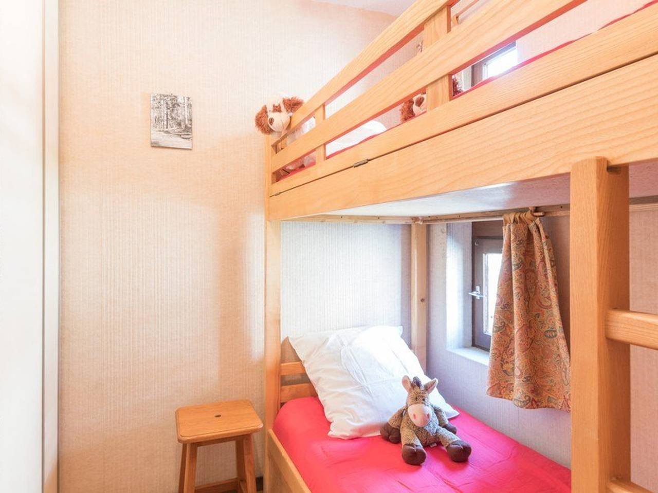Appartement entier, Appartement cosy avec balcon, 5 couchages, centre Serre Chevalier, proche pistes et commerces in Le Monêtier-les-Bains, Serre Chevalier
