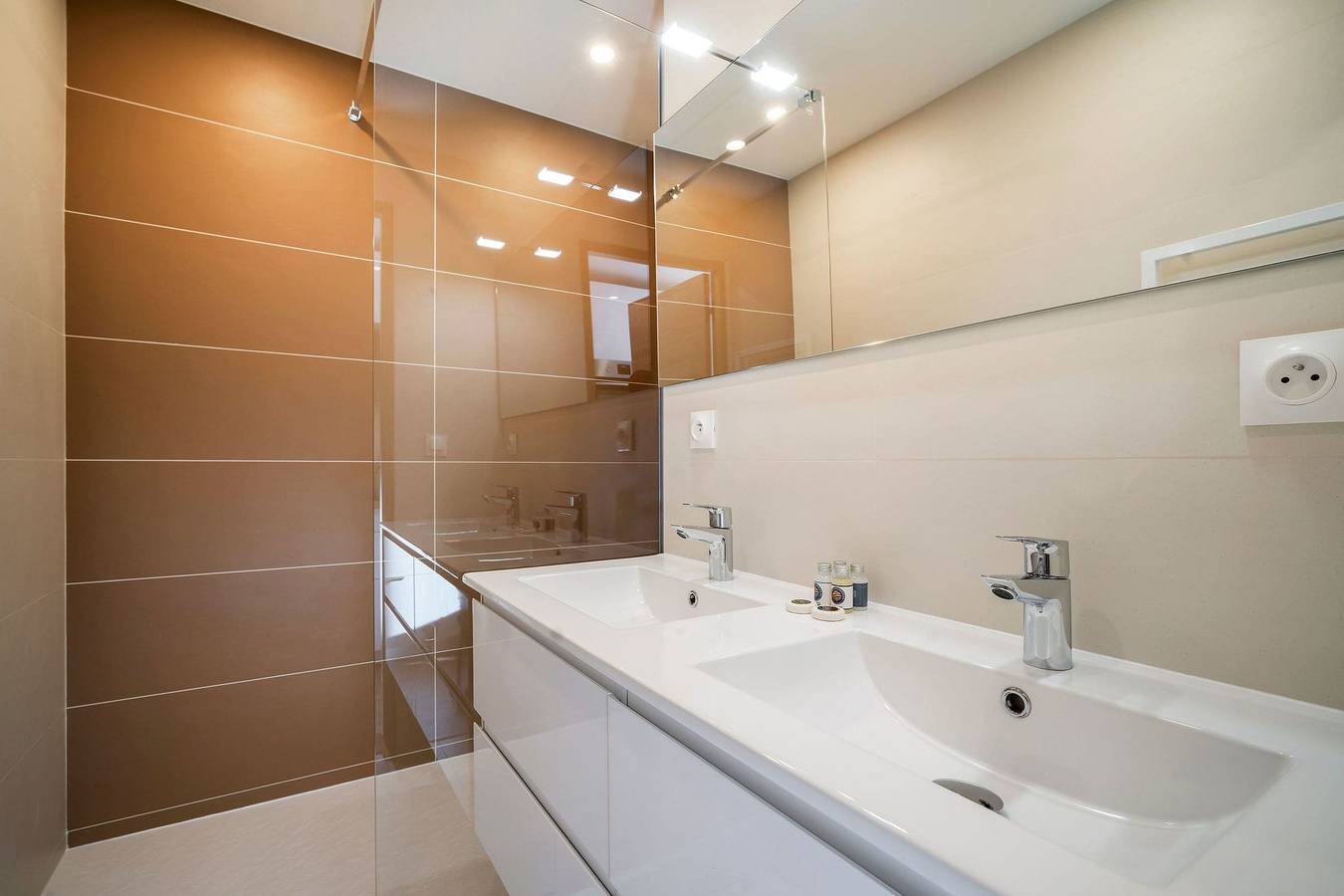 Entire apartment, Ski-In/Ski-Out with Mountain Views in Val Thorens, Les Trois Vallées