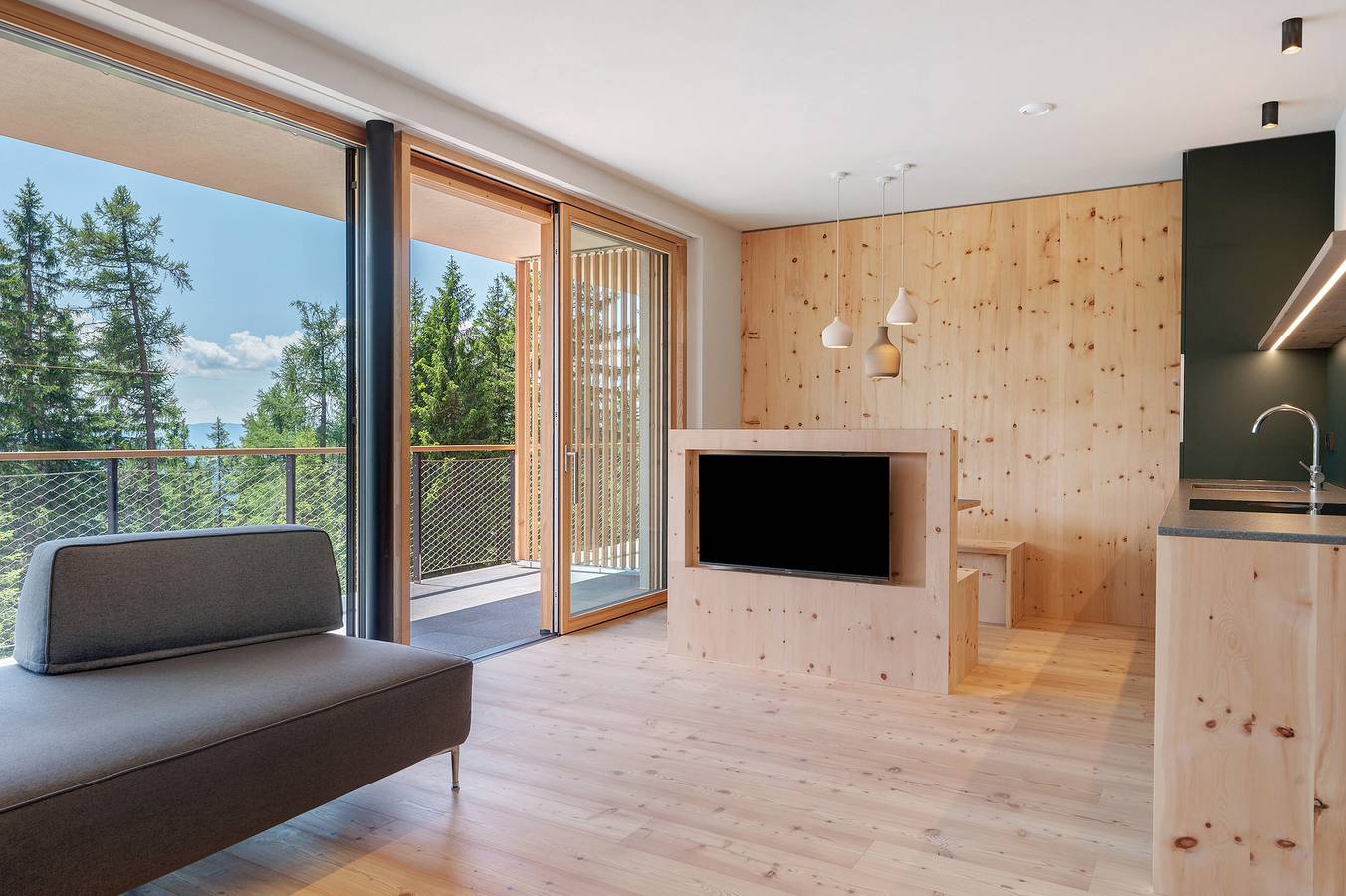 Ganze Wohnung, Ferienwohnung 'Lodge Pinus Cembra' mit Bergblick, privater Terrasse und Wi-Fi in Falzeben, Hafling