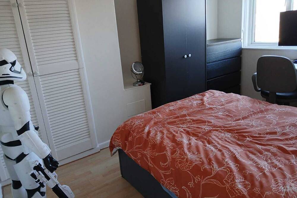 5 bedroom family home close to Gosport ferry to Portsmouth and the New Forrest in Gosport, Hampshire