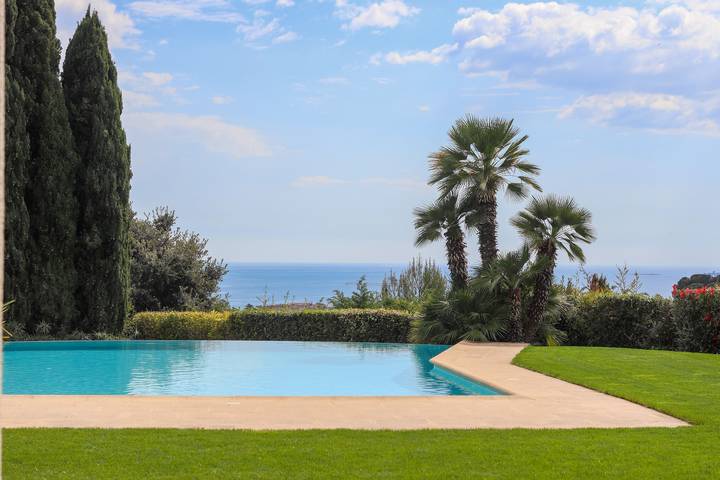 Villa per 10 persone, con giardino e terrazza in Antibes