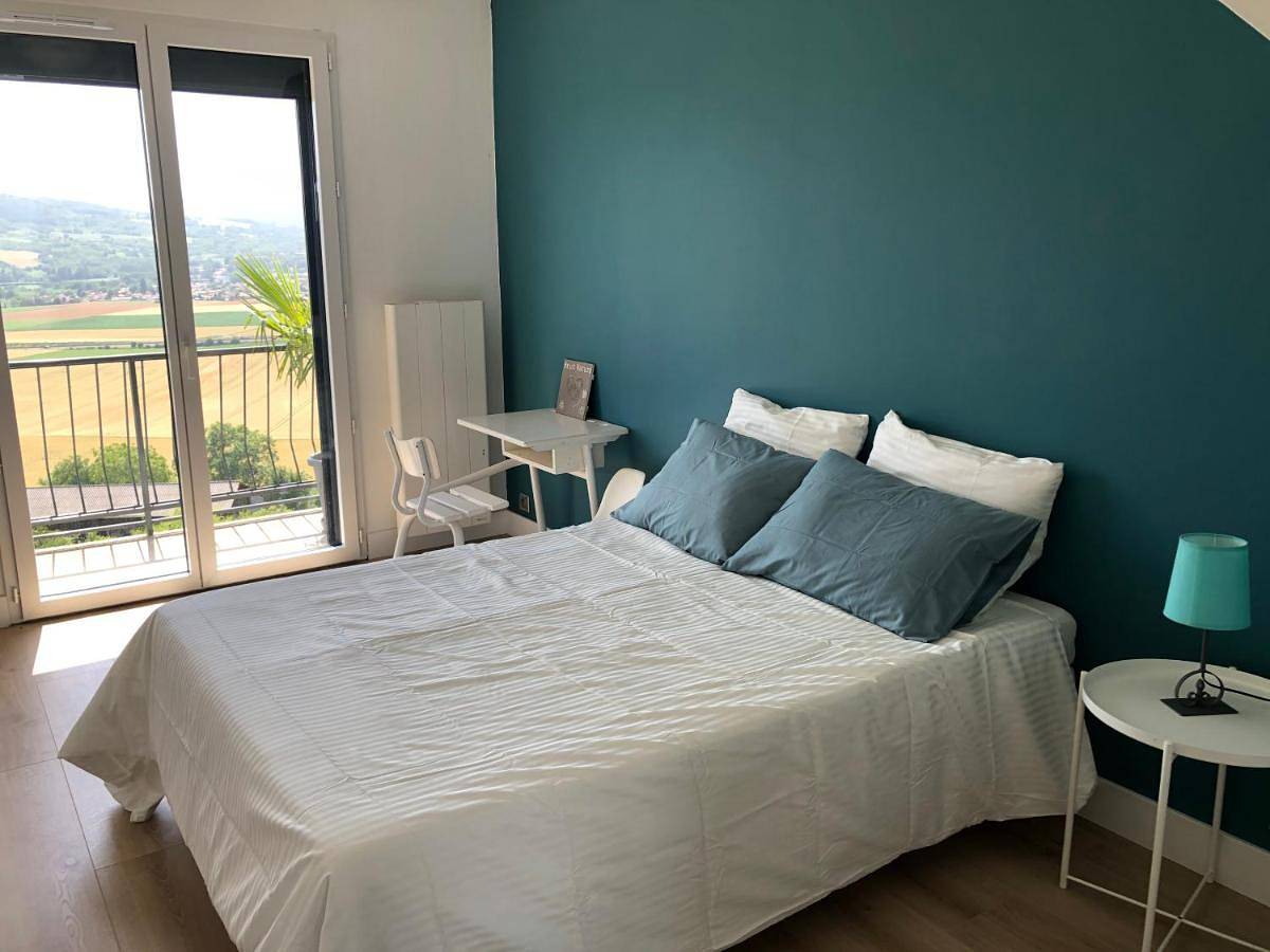 Appartement entier, Three-Bedroom Apartment with View in Veyre-Monton, Région de Clermont-Ferrand