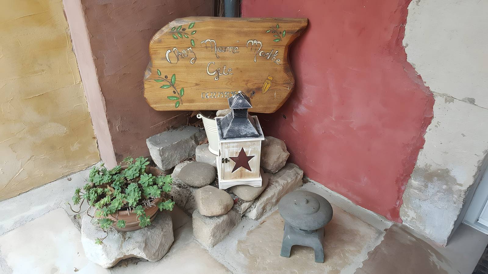 Gîte 'Chez Mamé Marthe' con piscina compartida, Wi-Fi y aire acondicionado in Vallon-Pont-d'Arc, Gorges de l’Ardèche