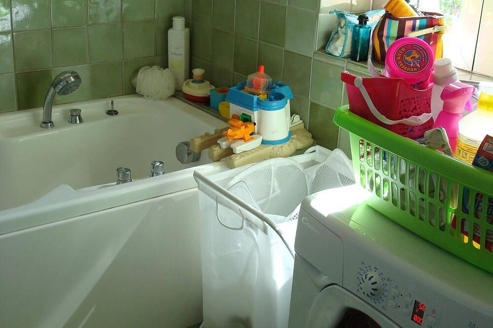 Charming country house in the Provencal countryside among vineyards and olive trees in Cotignac, Brignoles region