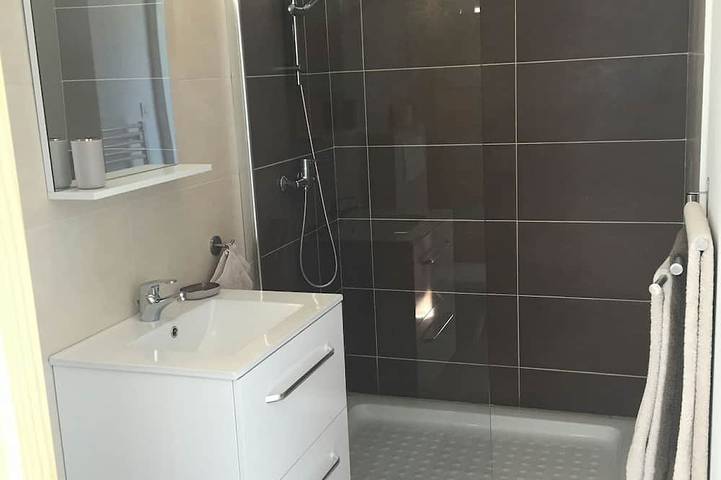 Gîte pour 2 personnes, avec terrasse à San-Martino-di-Lota - 3