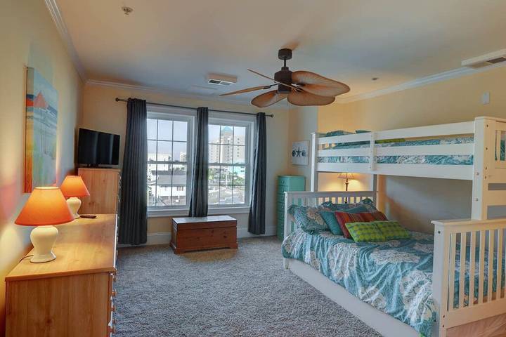 Vacation rental for 10 people, with balcony and pool in Carolina Beach