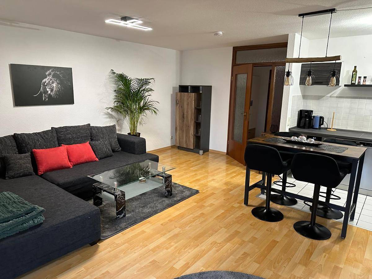 Ganze Wohnung, One-Bedroom Apartment in Südwest, Leipzig
