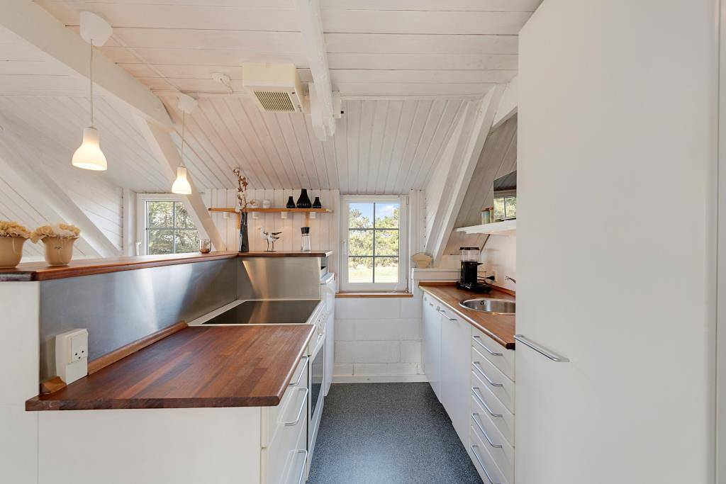 Bright non-smoking holiday home for 4 people and 2 dogs in Ringkøbing, Holmsland Klit