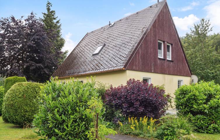 Ferienhaus für 9 Personen, mit Terrasse und Whirlpool sowie Sauna und Ausblick in Bad Brambach - 3