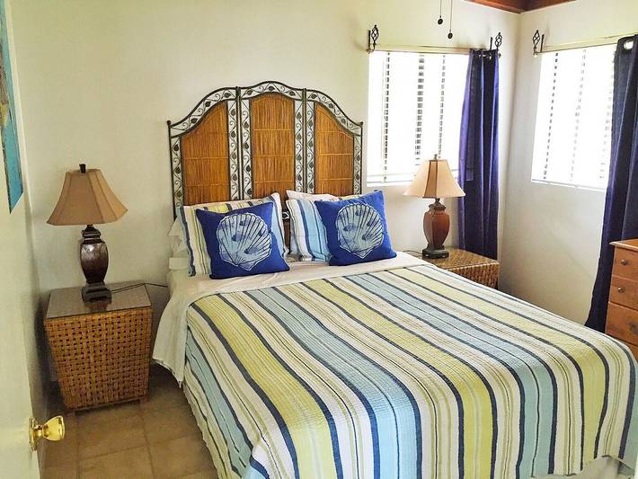 Vacation rental for 4 people, with terrace and yard in Carlsbad