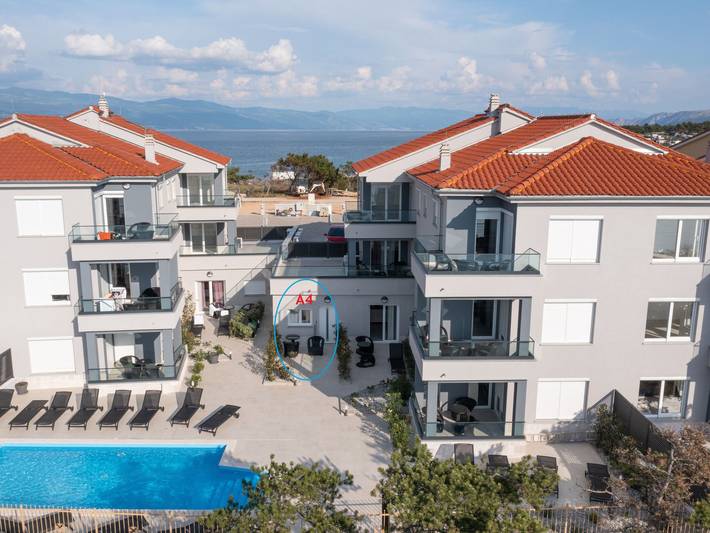 Ferienwohnung für 2 Personen, mit Terrasse und Pool sowie Seeblick auf Krk - 4
