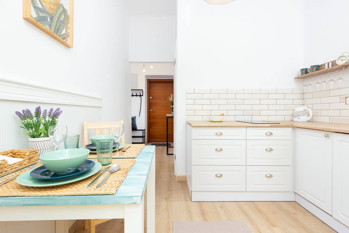 Geheel vakantieappartement, Stylish Studio in Mokotow | Close to Metro and Parks in Mokotów (Warschau), Warschau