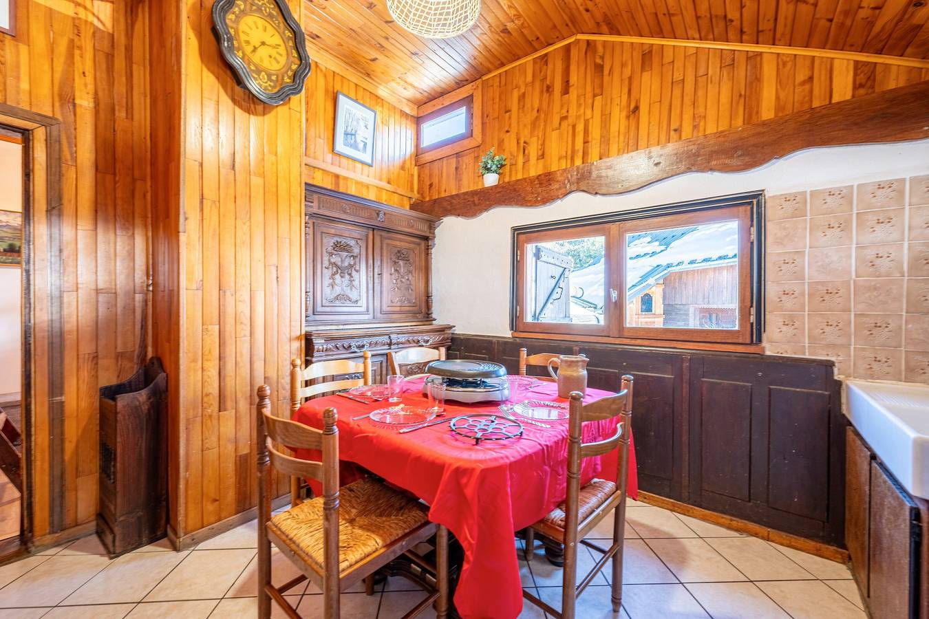 Apartamento entero, Apartamento 'Balcon' con vistas a la montaña in Col du Mollard, Albiez-Montrond