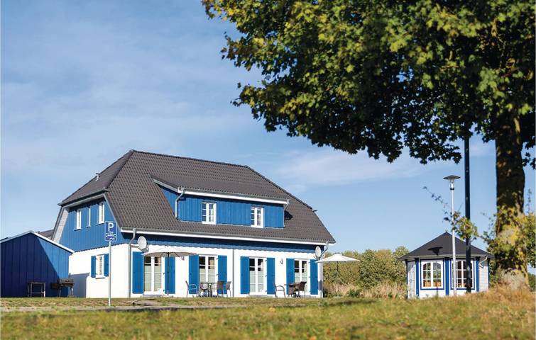 Ferienhaus für 8 Personen, mit Terrasse und Sauna in Altefähr