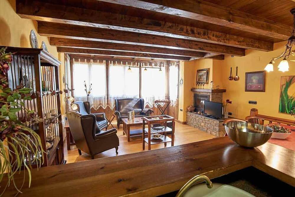 Apartamento entero, 3A Bonito apart. jardin en Vilac 10km Baqueira in viella e mijaran, Pirineo Catalan