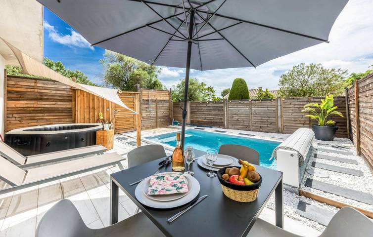 Location de vacances pour 2 personnes, avec Terrasse à Roquefort-les-Pins