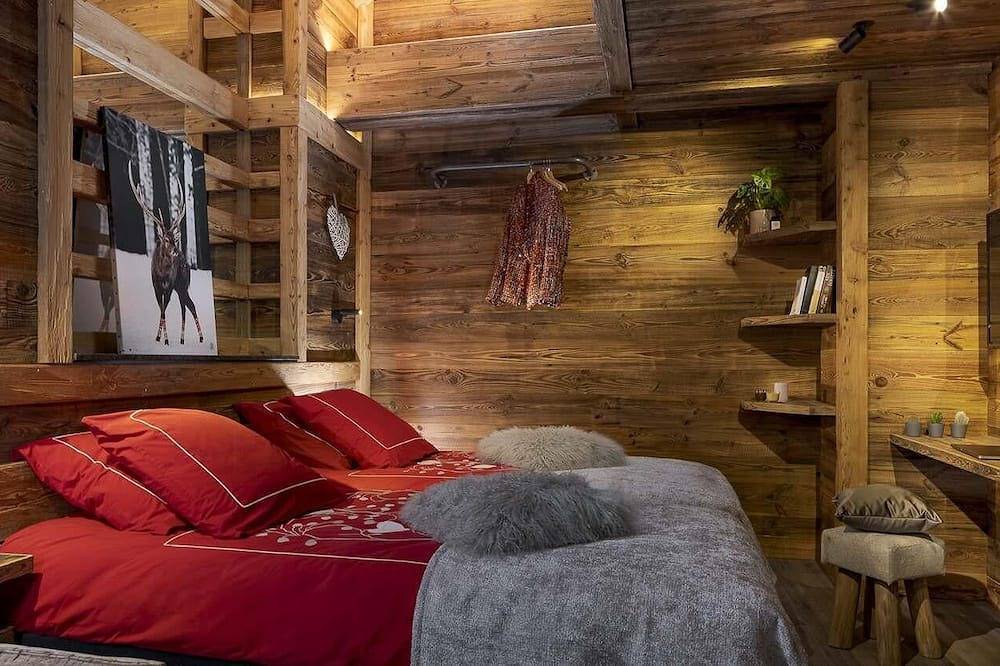 Chalet, wifi, 10m des commerces, sauna, terrasse, cheminée ou poêle à bois, télévision, 260m² in Vénosc, Les Deux Alpes