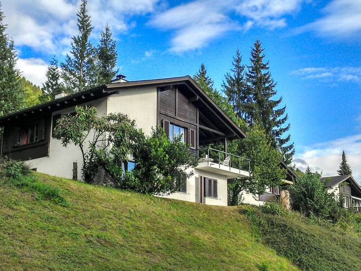 Ferienhaus für 8 Personen, mit Balkon und Terrasse sowie Garten und Ausblick