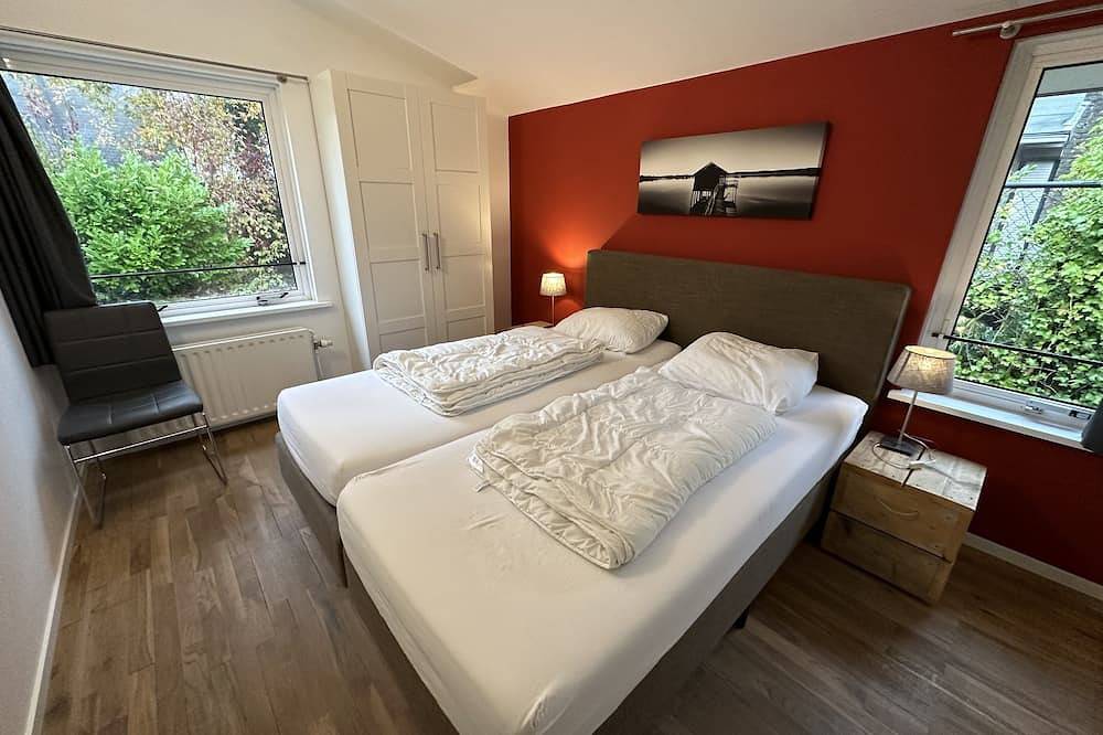 Achthoek 67, quiet location near sea and lake in Scharendijke, Grevelingenmeer