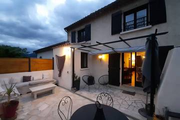 Gîte pour 7 personnes, avec jardin et balcon à Mons (Béziers)