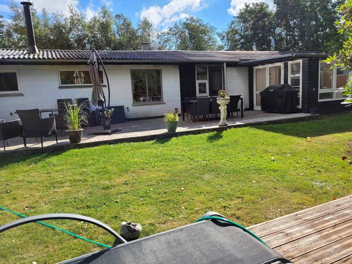 Feriehus for 9 personer, med Terrasse og Hage i Nordjylland