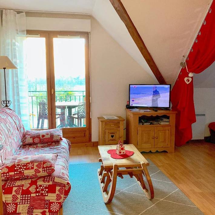 Gîte pour 4 personnes, avec piscine et jardin ainsi que vue et sauna à Giez - 3