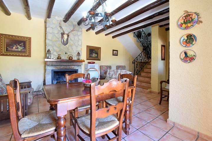 Authentisches Cortijo mit Pool in Loja, Andalusien