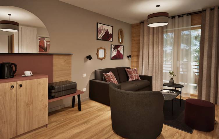 Hôtel pour 4 personnes, avec balcon ainsi que piscine et sauna