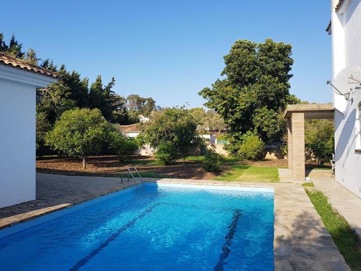 Chalet para 12 personas, con Jacuzzi y Terraza además de Jardín y Piscina en La Janda - 4