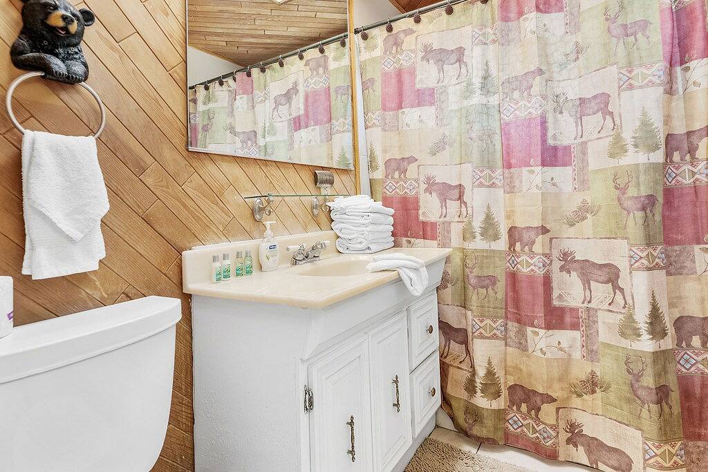 The Big Bear Arms - 7Br / 4Ba / Spielzimmer / Billardtisch / Whirlpool / Kostenloser 2-Stunden-Fahrrad- / Kajakverleih in Moonridge, Big Bear Lake