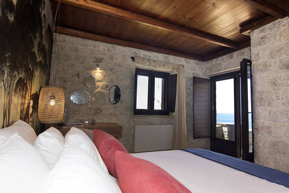 Pretty seafront cottage in the center of Stoupa, minutes from the sandy beaches in Stoupa, Messenia