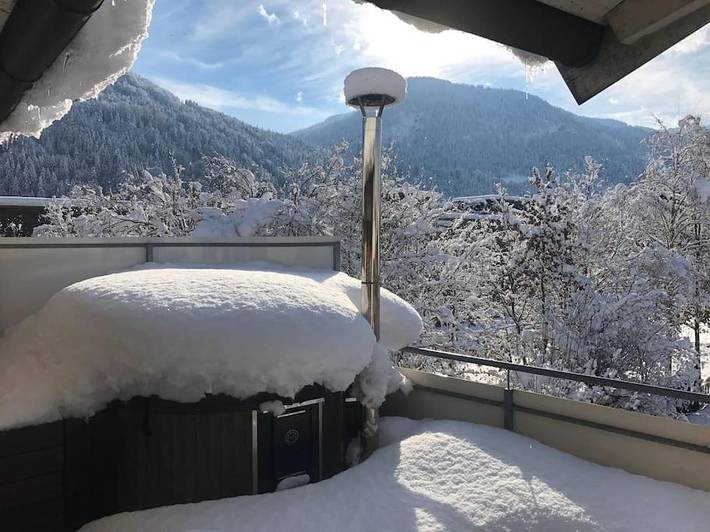 Ferienwohnung für 6 Personen, mit Whirlpool und Terrasse sowie Ausblick in Wörgl