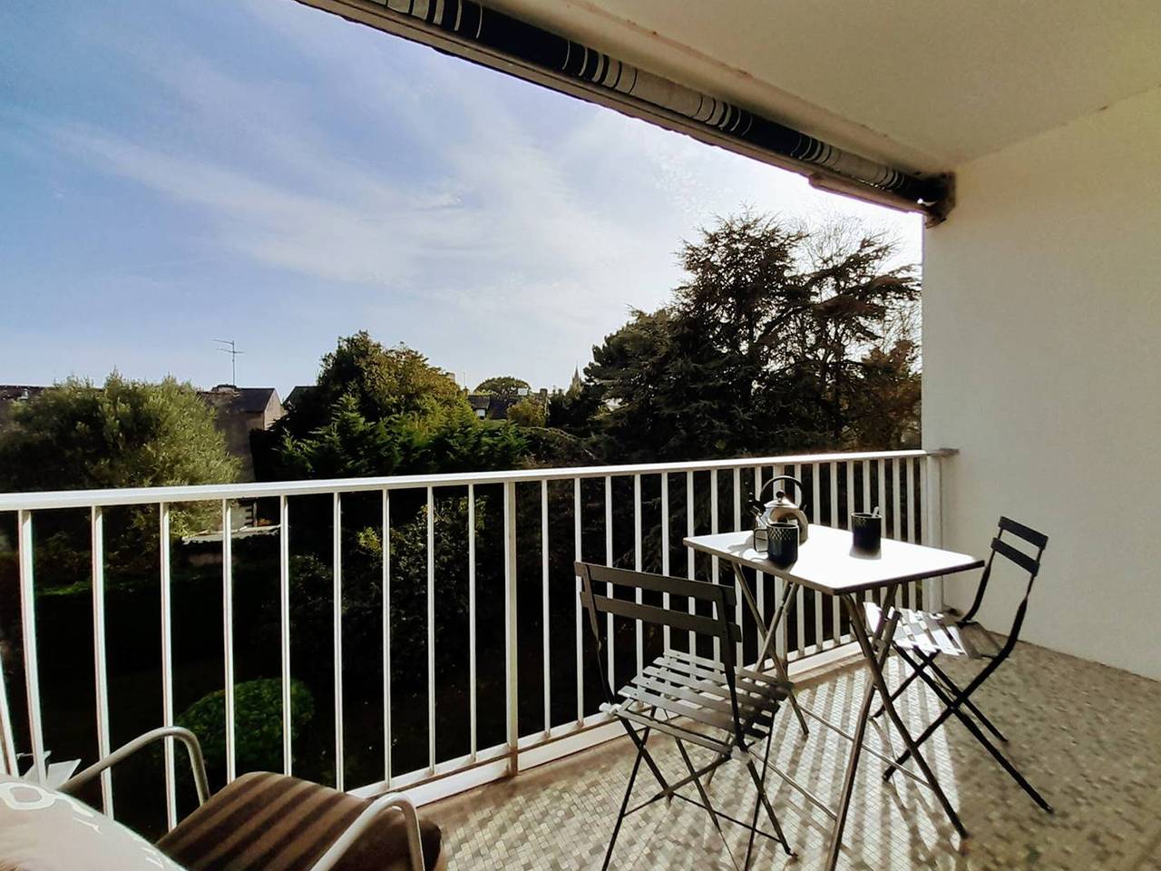 Entire studio, Charming Studio with Balcony & Port View, 900m from Beach, La Trinité-sur-Mer in La Trinité-sur-Mer, Côte des Mégalithes