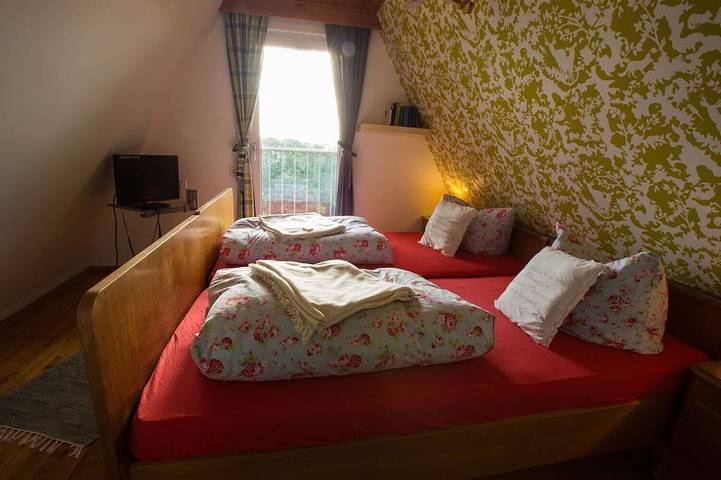 Blockhütte für 6 Personen, mit Sauna und Garten, mit Haustier in Marienberg - 4