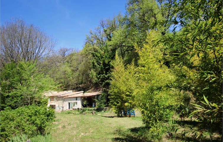 Encantador Goult Apt con Parking, Piscina y Jardín in Goult, Parque natural regional del Luberon