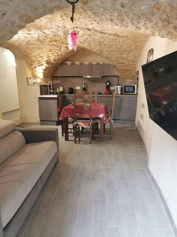 Location de vacances pour 6 personnes, avec terrasse, animaux acceptés à Aniane