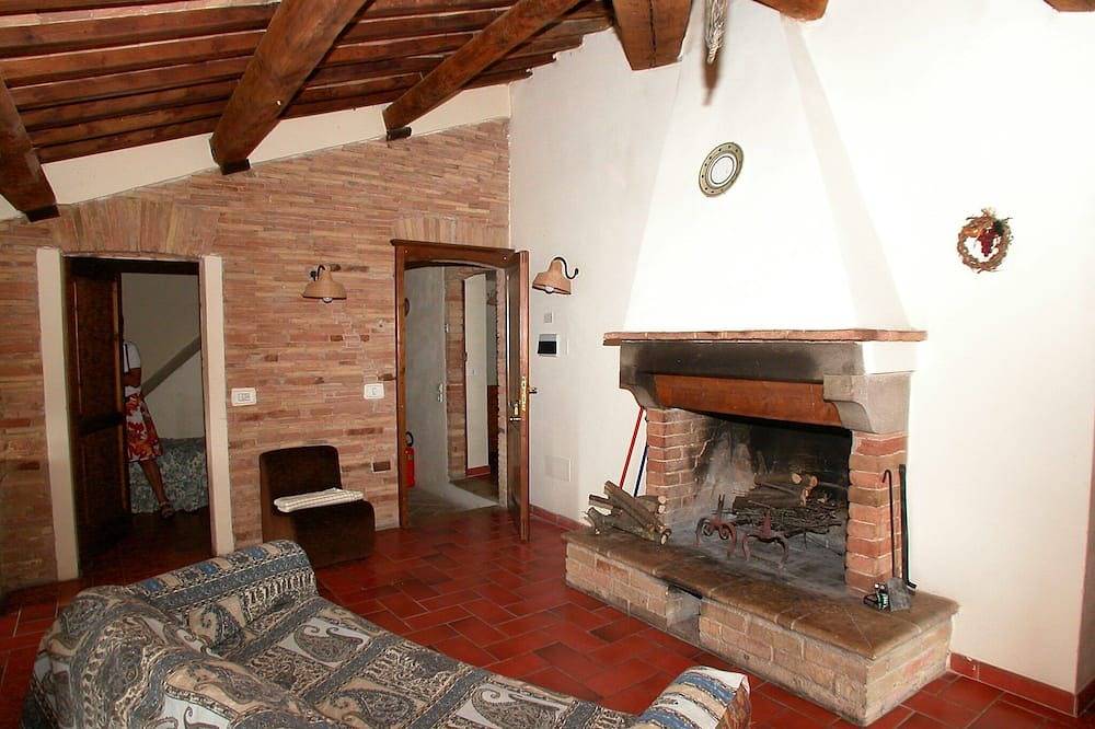 Farmhouse in Umbertide with Pool in Umbertide, Valtiberina