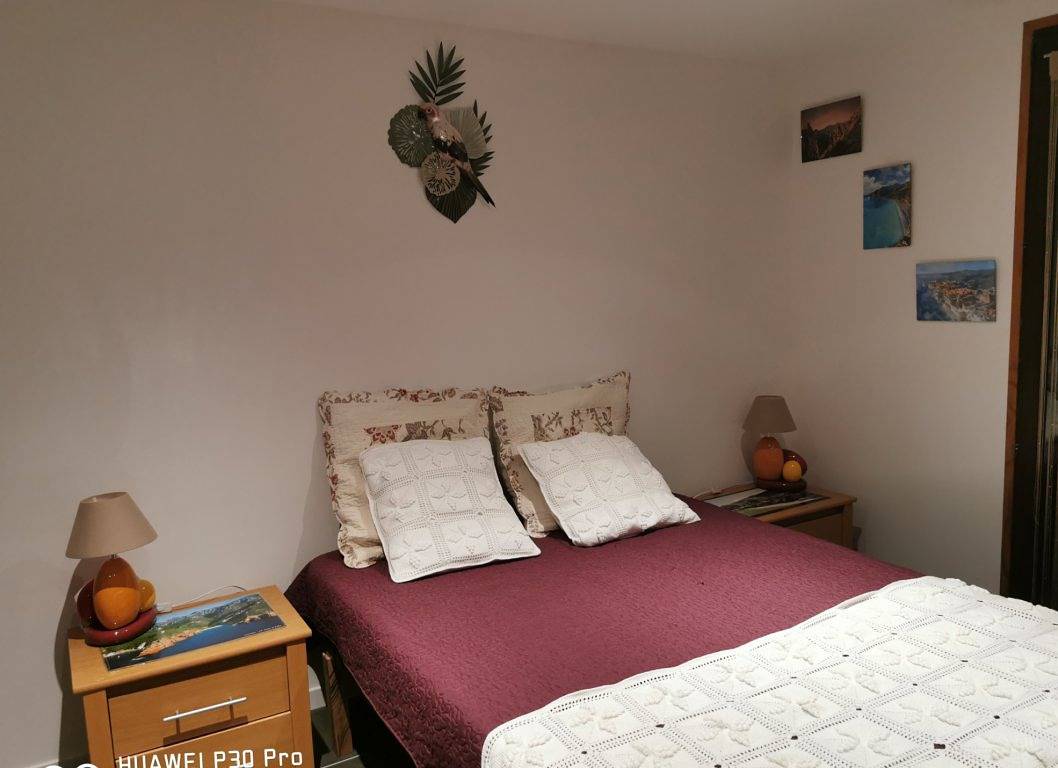 Chambres d'Hôtes chez Christine et Pierrette - Chambre le vieux hibou in Porto-Vecchio, Arrondissement de Sartène