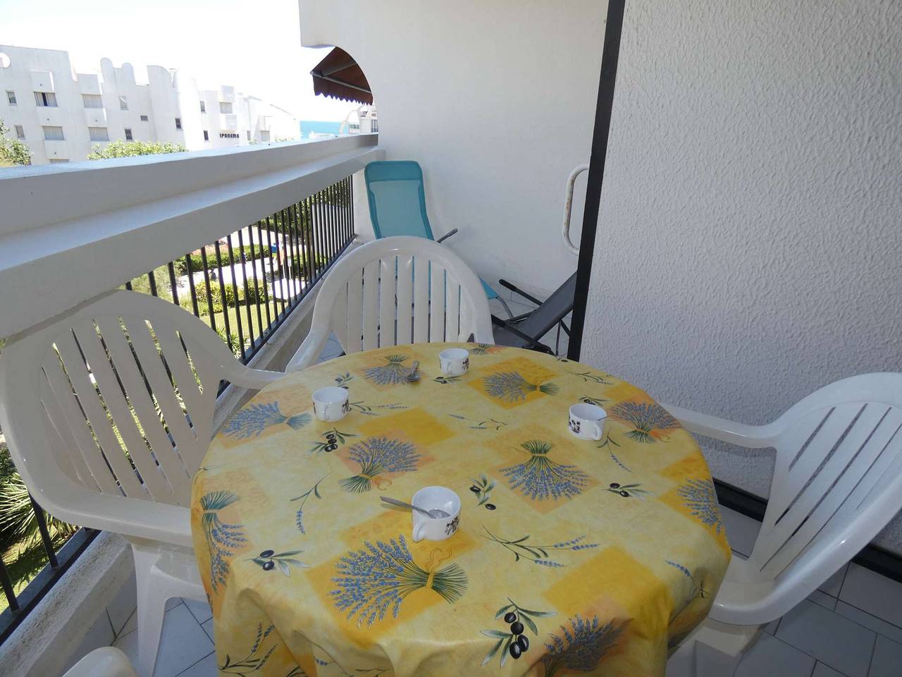 Studio entier, Agréable studio cabine proche plage, verdure et commerces, parking privé, pour 4 personnes in Le Couchant, La Grande-Motte