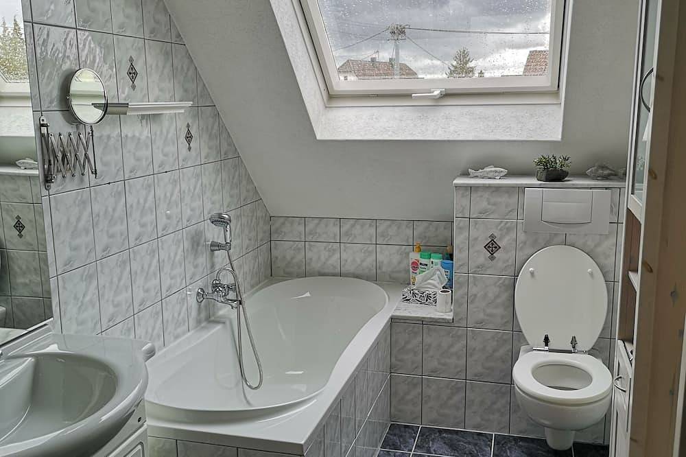 Ganze Wohnung, Drei Zimmer Appartment 2+2 Personen in Weingarten, Region Bodensee-Oberschwaben