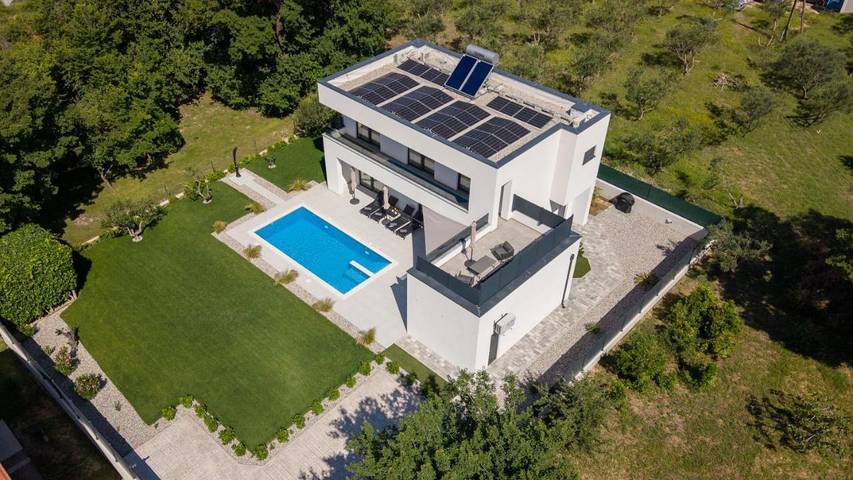 Villa pour 8 personnes, avec vue ainsi que jardin et piscine à Solin - 3