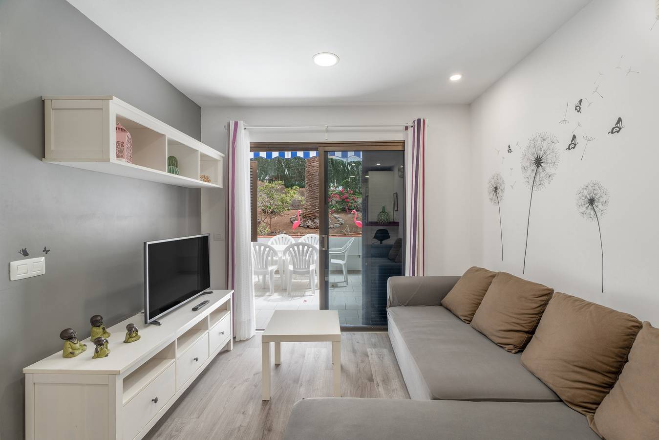 Apartamento entero, Apartamento de vacaciones 'Jardin Del Sol Beach' con piscina compartida, Wi-Fi y aire acondicionado in Puerto de Santiago, Santiago del Teide
